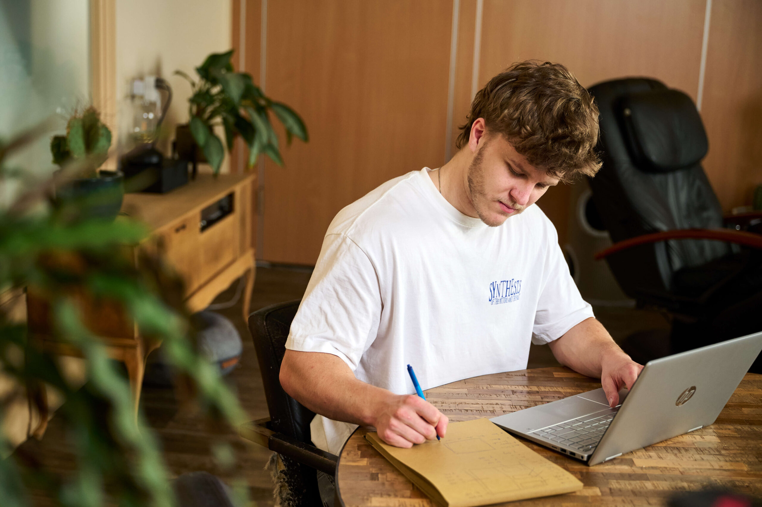 Sepp Stokbroekx aan het werk, altijd bereikbaar voor jouw webdesign project